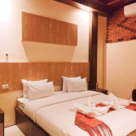 Judita Cottages Tuktuk Siadong Exterior foto