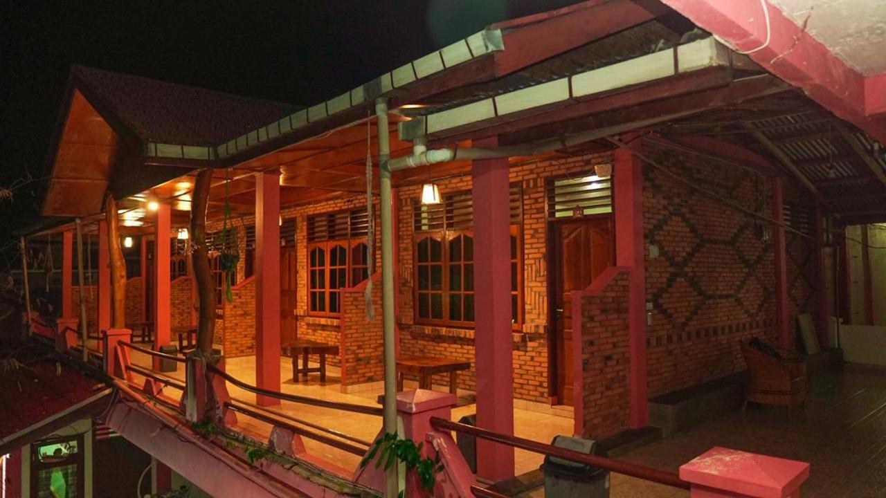 Judita Cottages Tuktuk Siadong Exterior foto
